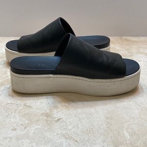 Vince Waldorf Black Leather Platform slide